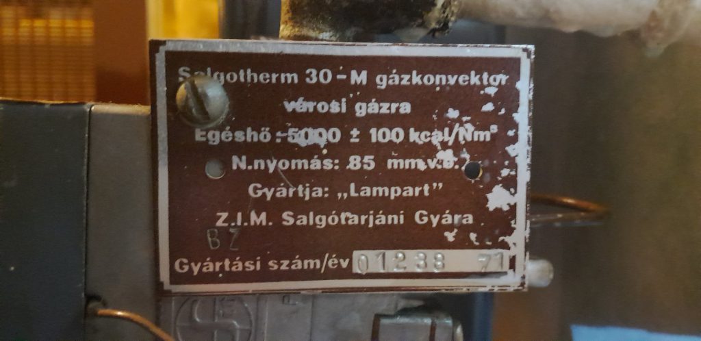 Salgotherm 30 M konvektor eredeti felirat a gázkészüléken